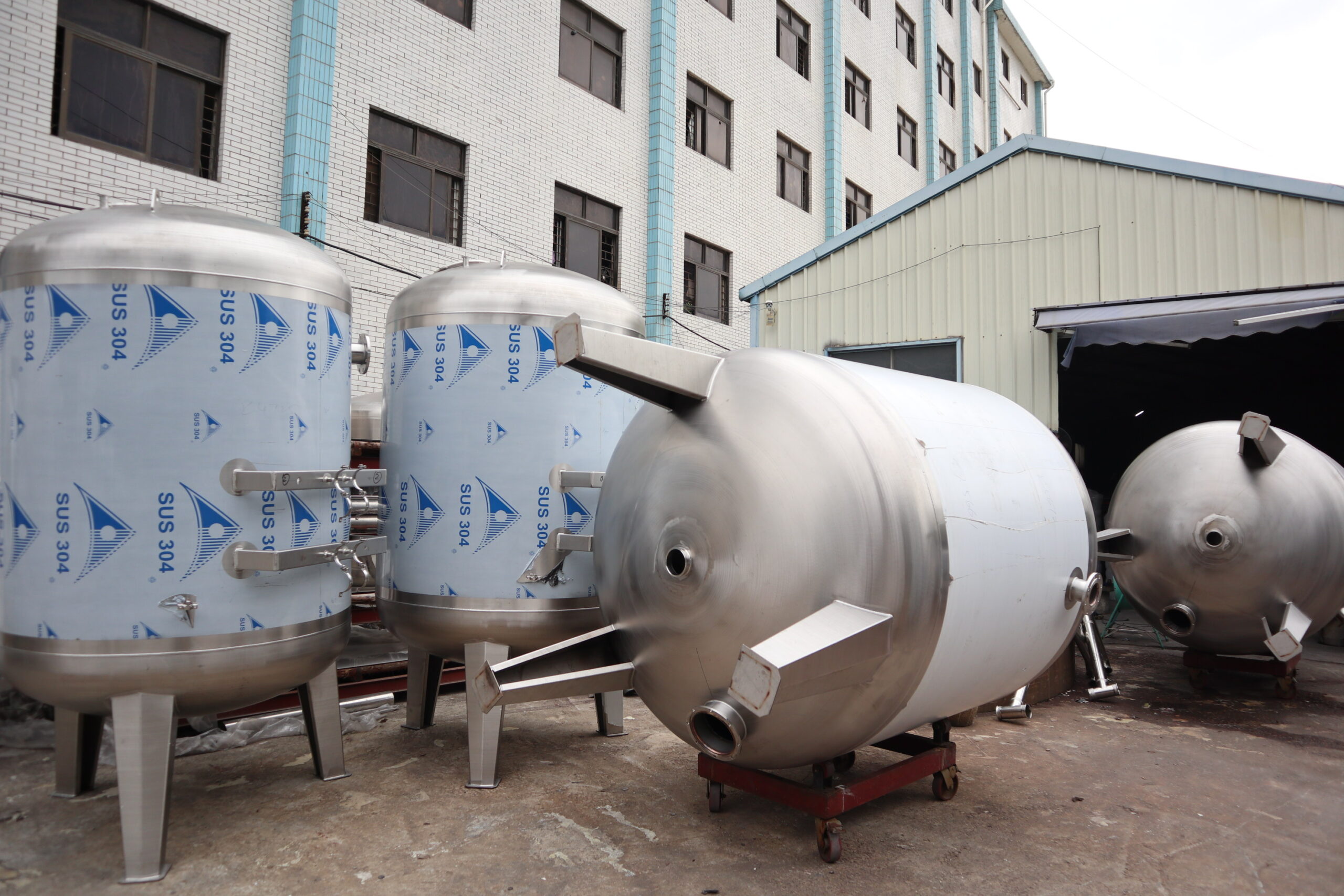 1702985438 stainless steel water tank storage 3 scaled