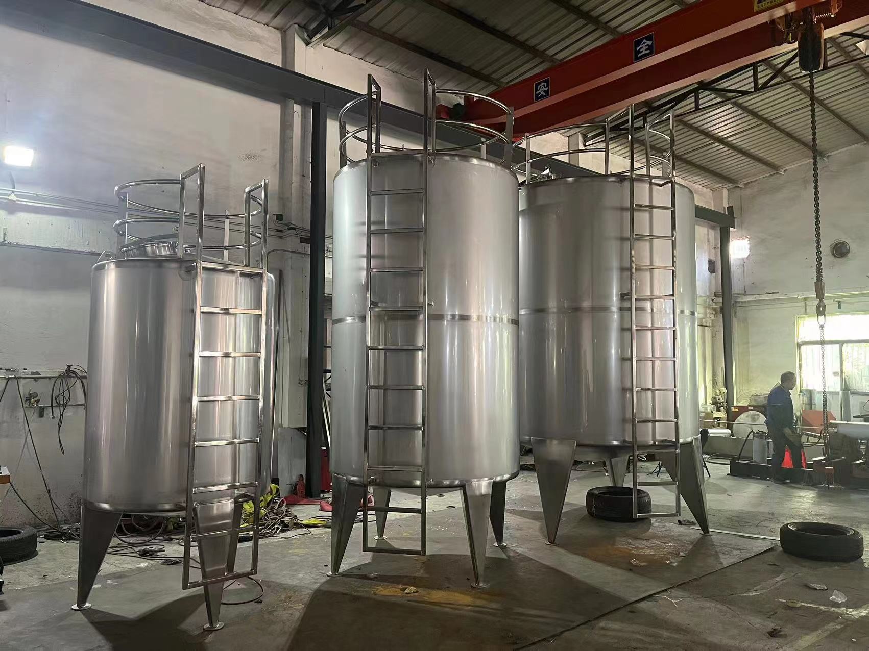 1703757485 10T Custom Stainless Steel Sterile Water Tank 3