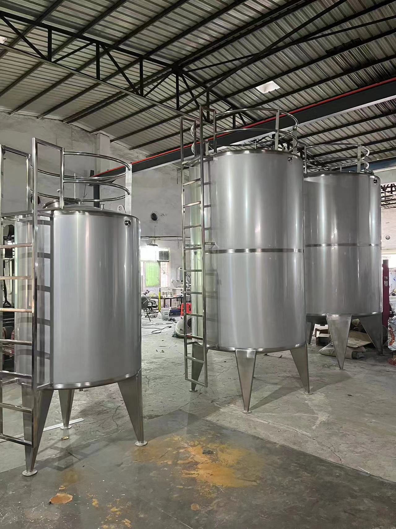 1703757536 10T Custom Stainless Steel Sterile Water Tank 1