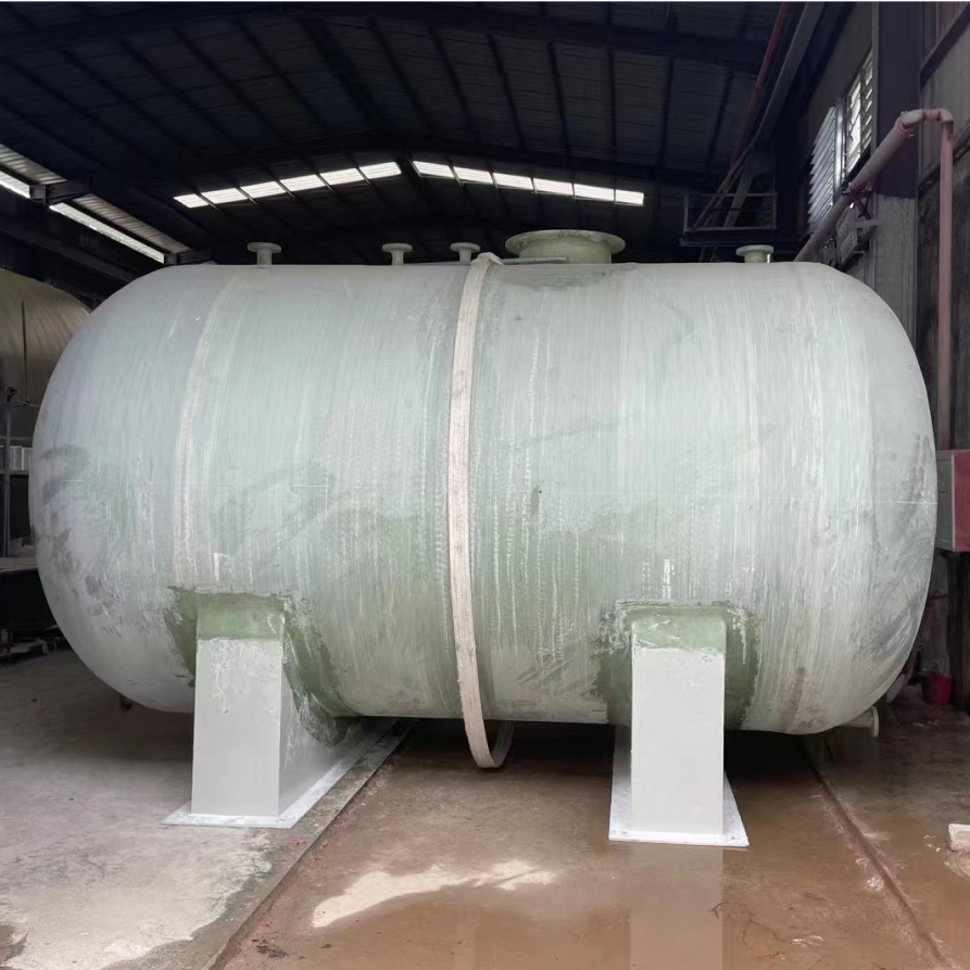 1704438497 10T FRP water tank