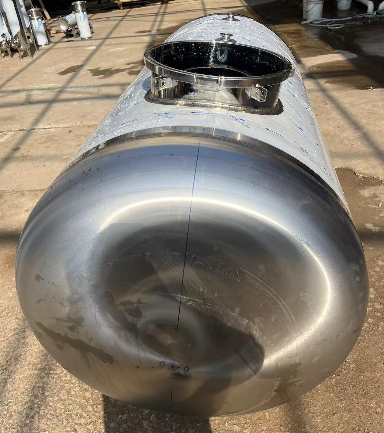 1704703716 Stainless steel duplex steel water tank 2