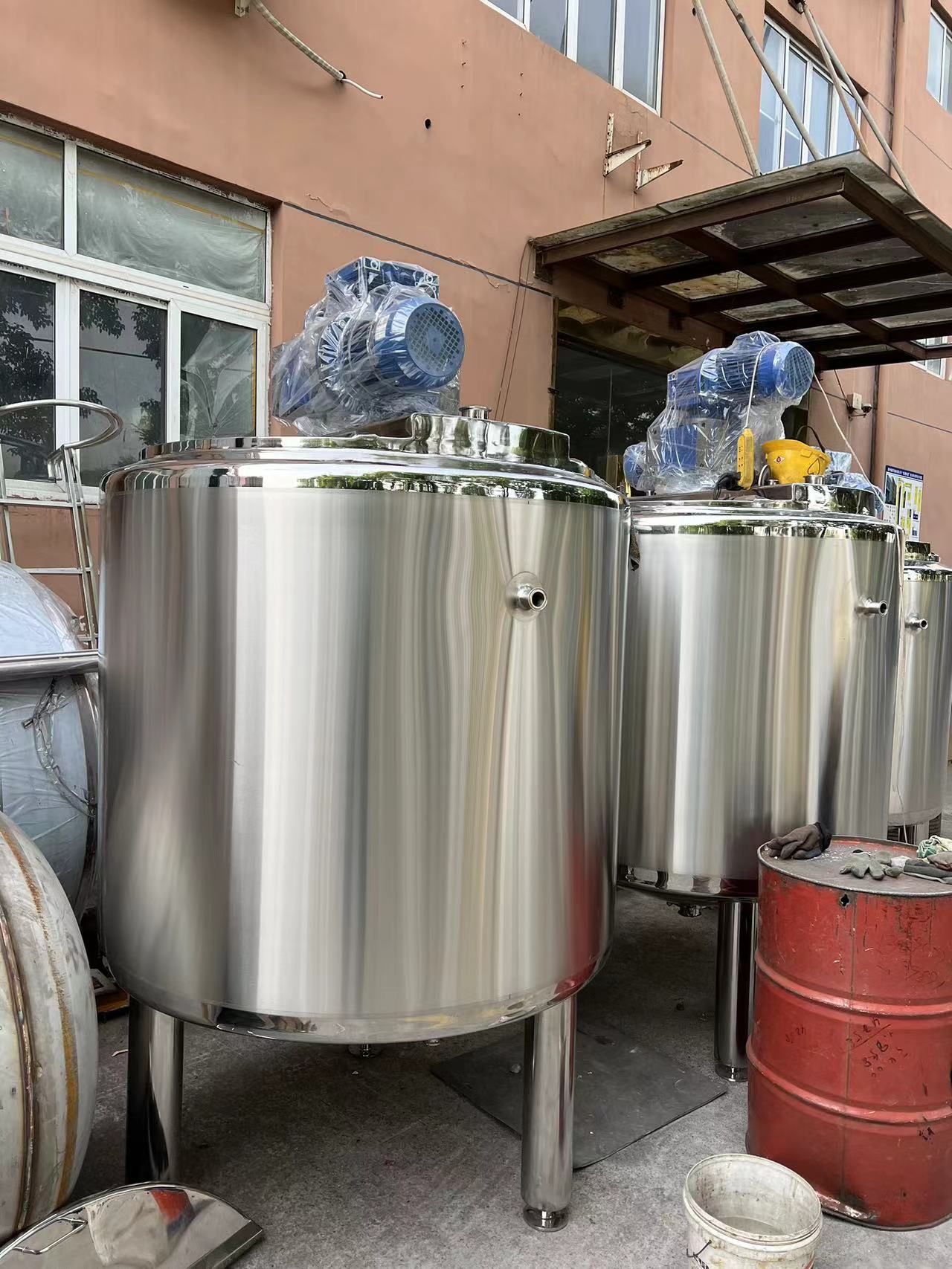 1713408761 mixing tank 2