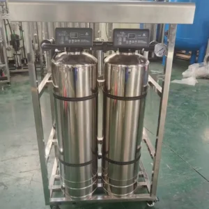 UF system internal piping and pressure gauge