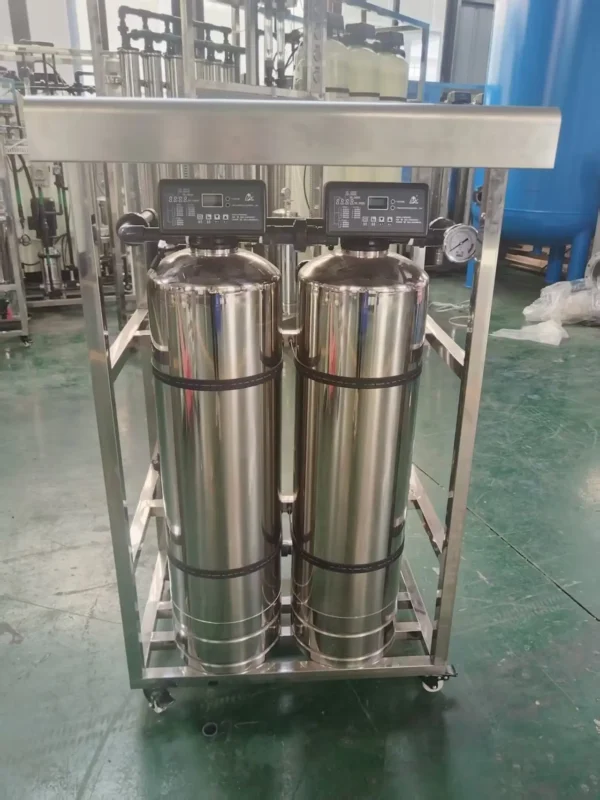 UF system internal piping and pressure gauge