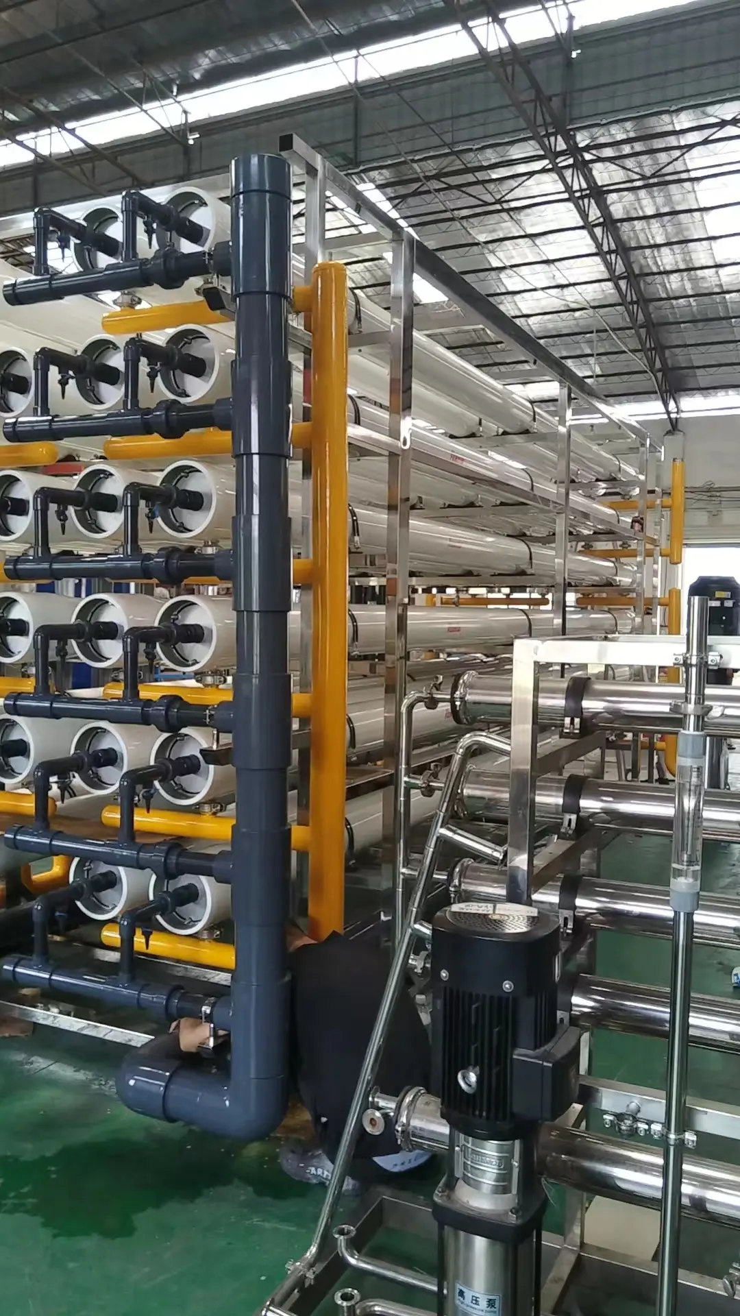 Large-size RO System Cases (≥ 10 m³/h) 1 120T RO system case Jamaica - view 1